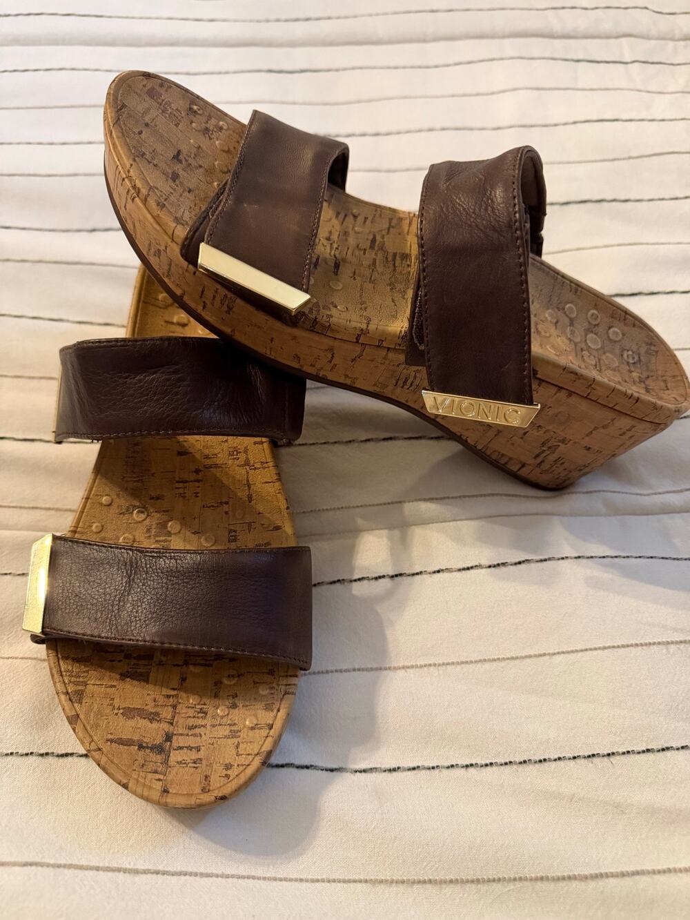 Vionic Pepper Brown Leather Cork Wedge Sandals Size 9